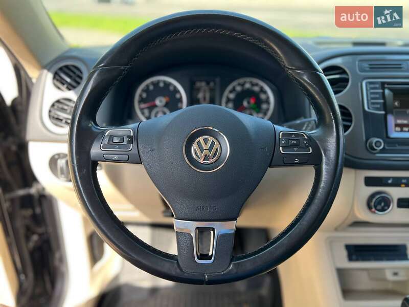 Внедорожник / Кроссовер Volkswagen Tiguan 2015 в Львове