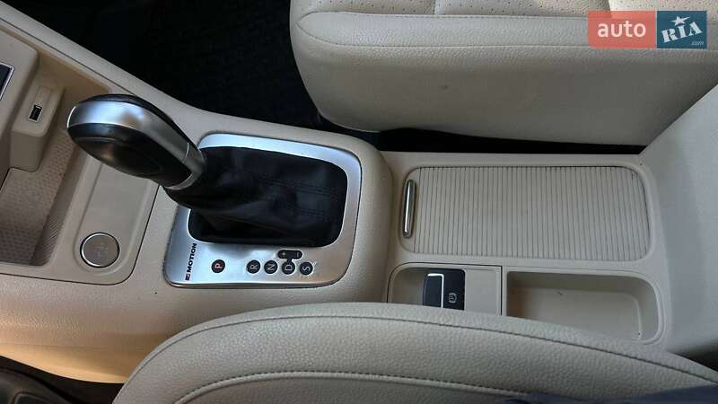 Внедорожник / Кроссовер Volkswagen Tiguan 2015 в Львове