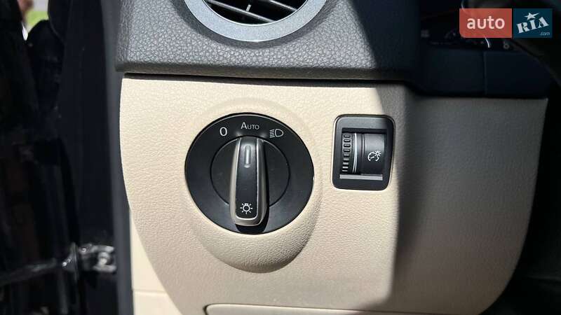 Внедорожник / Кроссовер Volkswagen Tiguan 2015 в Львове