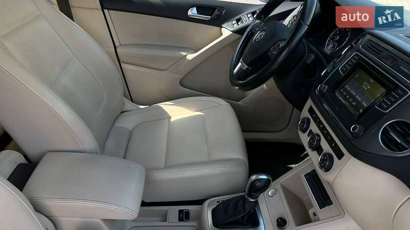 Внедорожник / Кроссовер Volkswagen Tiguan 2015 в Львове