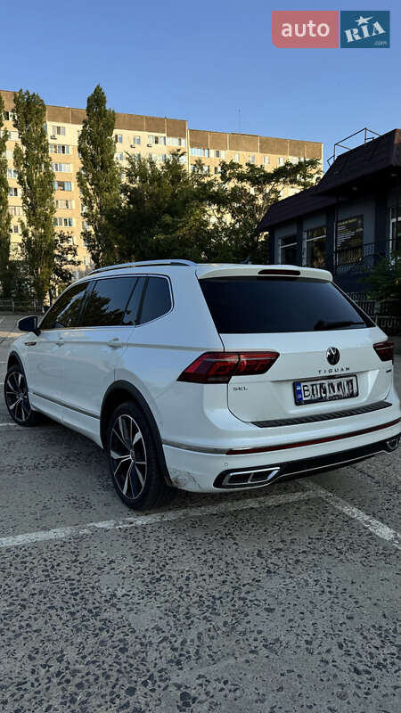 Внедорожник / Кроссовер Volkswagen Tiguan 2023 в Южноукраинске