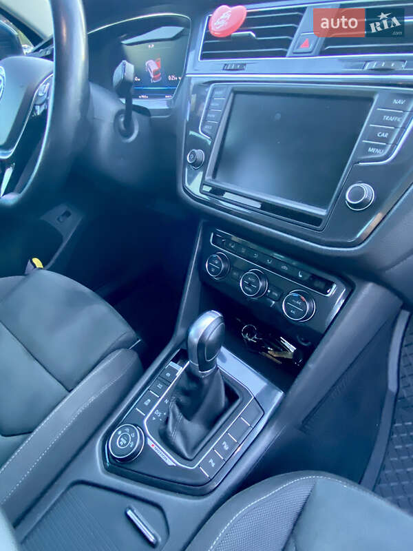 Позашляховик / Кросовер Volkswagen Tiguan 2016 в Черкасах