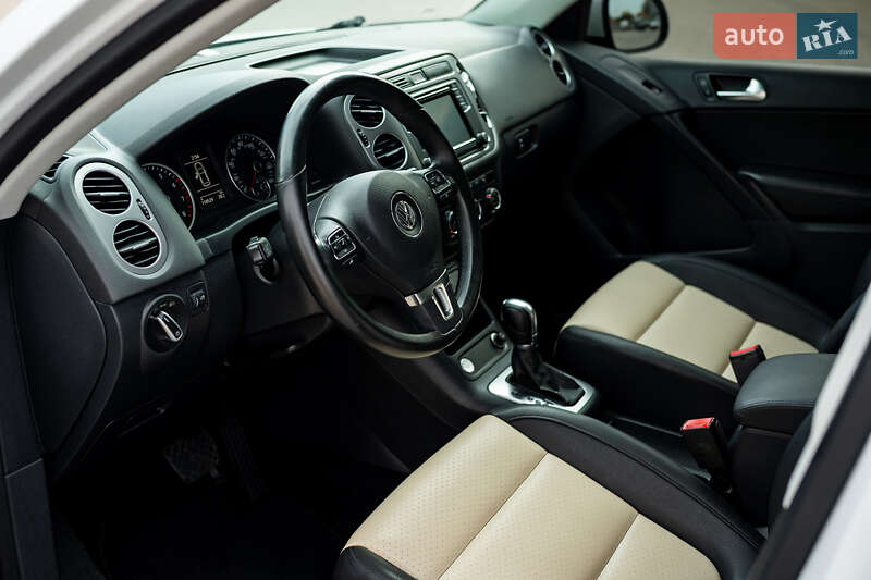 Внедорожник / Кроссовер Volkswagen Tiguan 2016 в Киеве