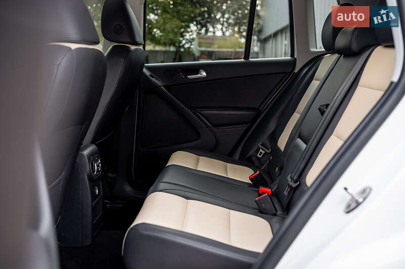 Внедорожник / Кроссовер Volkswagen Tiguan 2016 в Киеве