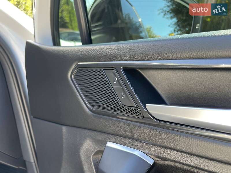 Внедорожник / Кроссовер Volkswagen Tiguan 2022 в Днепре