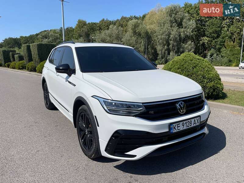 Внедорожник / Кроссовер Volkswagen Tiguan 2022 в Днепре