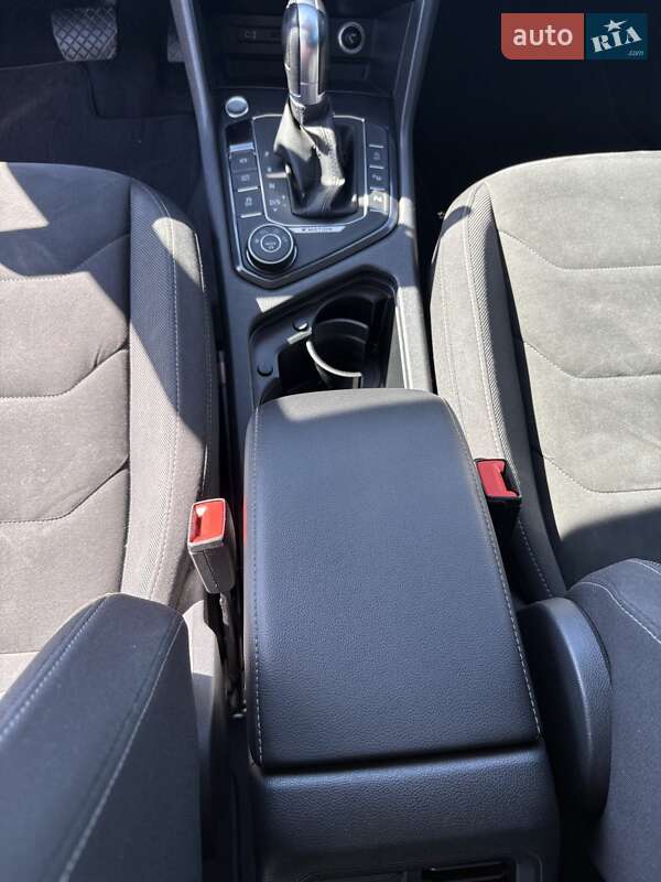 Внедорожник / Кроссовер Volkswagen Tiguan 2017 в Киеве