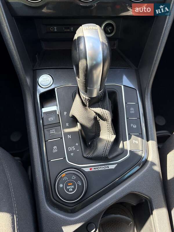 Внедорожник / Кроссовер Volkswagen Tiguan 2017 в Киеве