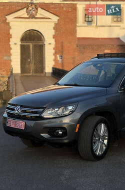 Позашляховик / Кросовер Volkswagen Tiguan 2016 в Дубні