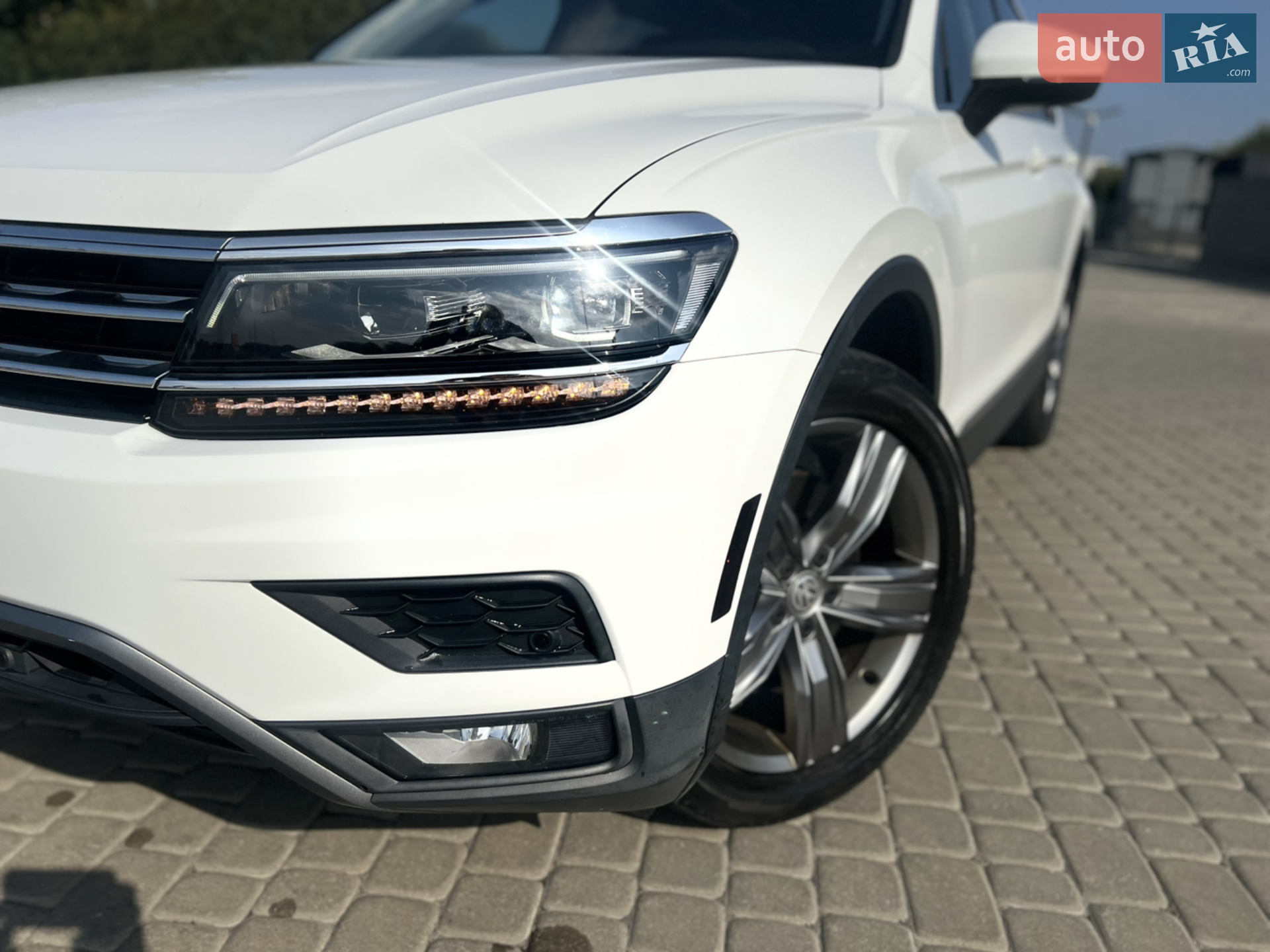2018 Volkswagen Tiguan - мініатюра 12