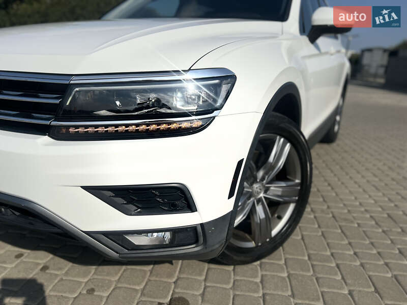 Внедорожник / Кроссовер Volkswagen Tiguan 2018 в Львове