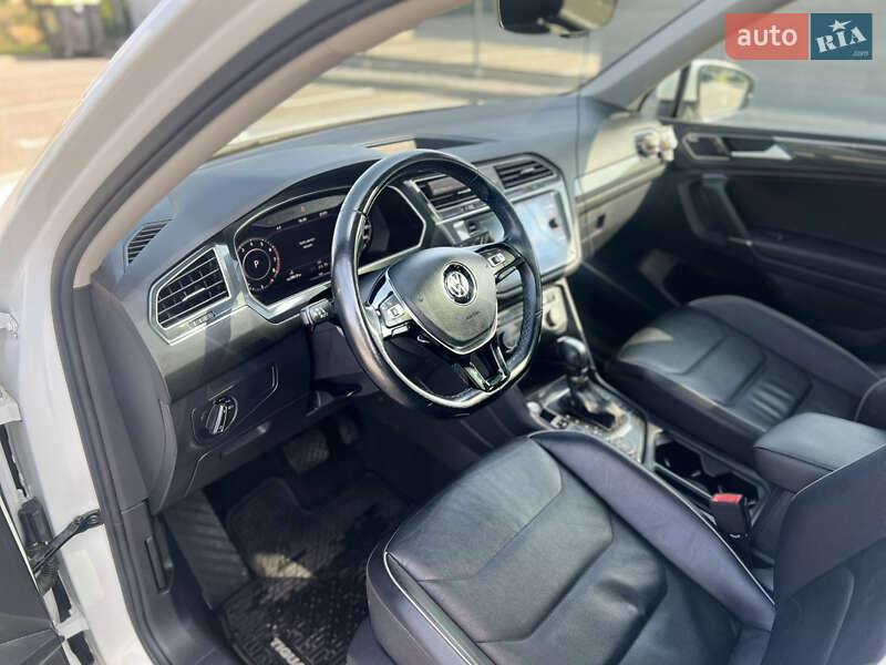 Внедорожник / Кроссовер Volkswagen Tiguan 2018 в Львове