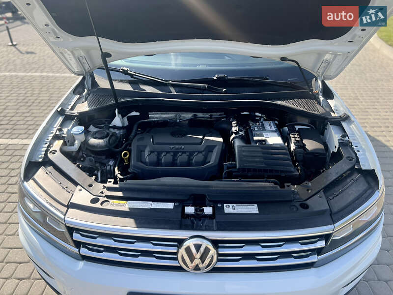 Внедорожник / Кроссовер Volkswagen Tiguan 2018 в Львове