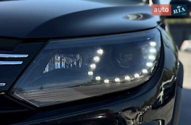 Внедорожник / Кроссовер Volkswagen Tiguan 2016 в 