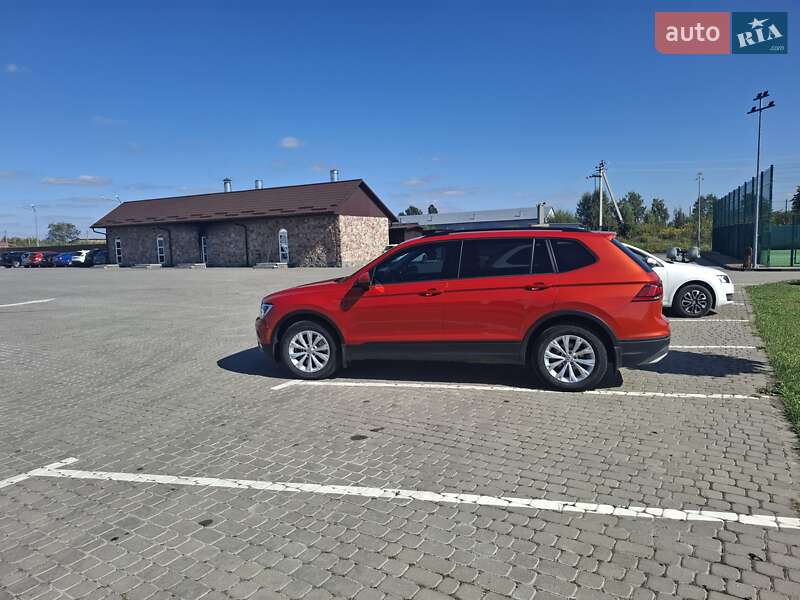 Внедорожник / Кроссовер Volkswagen Tiguan 2018 в Шепетовке