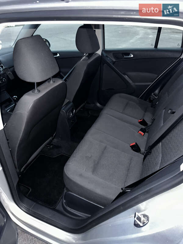 Внедорожник / Кроссовер Volkswagen Tiguan 2011 в Ровно
