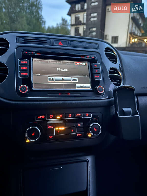 Внедорожник / Кроссовер Volkswagen Tiguan 2011 в Ровно