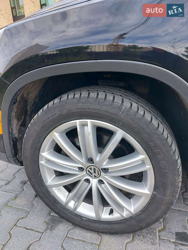Внедорожник / Кроссовер Volkswagen Tiguan 2013 в Хмельницком
