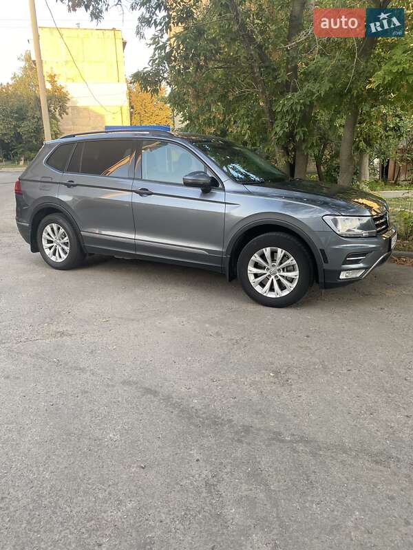 Внедорожник / Кроссовер Volkswagen Tiguan 2018 в Харькове