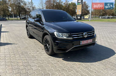 Внедорожник / Кроссовер Volkswagen Tiguan 2019 в Кременчуге