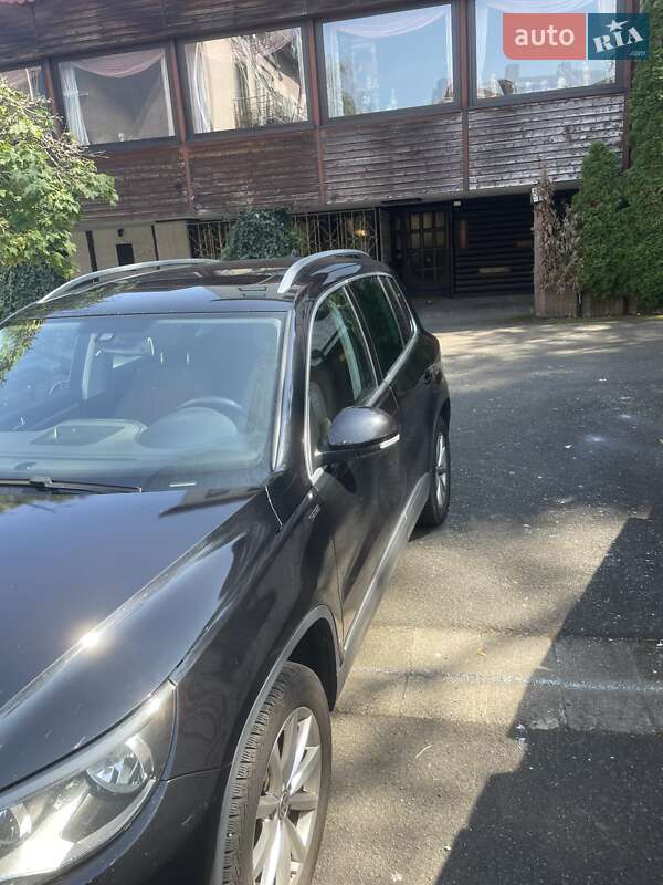 Внедорожник / Кроссовер Volkswagen Tiguan 2015 в Киеве