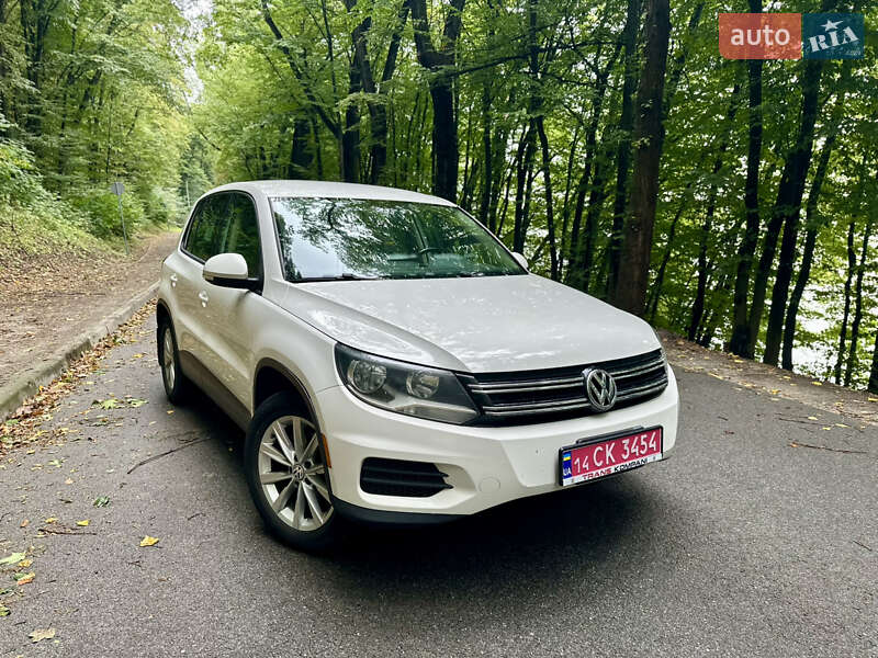 Внедорожник / Кроссовер Volkswagen Tiguan 2013 в 