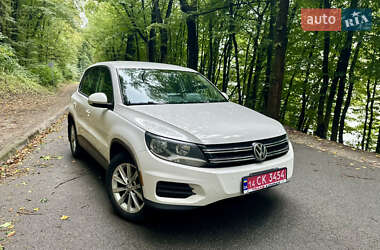 Внедорожник / Кроссовер Volkswagen Tiguan 2013 в 