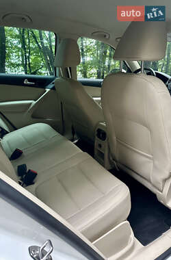 Внедорожник / Кроссовер Volkswagen Tiguan 2013 в 