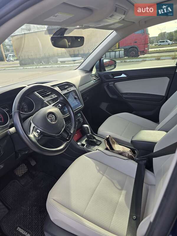 Внедорожник / Кроссовер Volkswagen Tiguan 2018 в Сумах