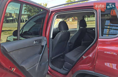 Внедорожник / Кроссовер Volkswagen Tiguan 2015 в 