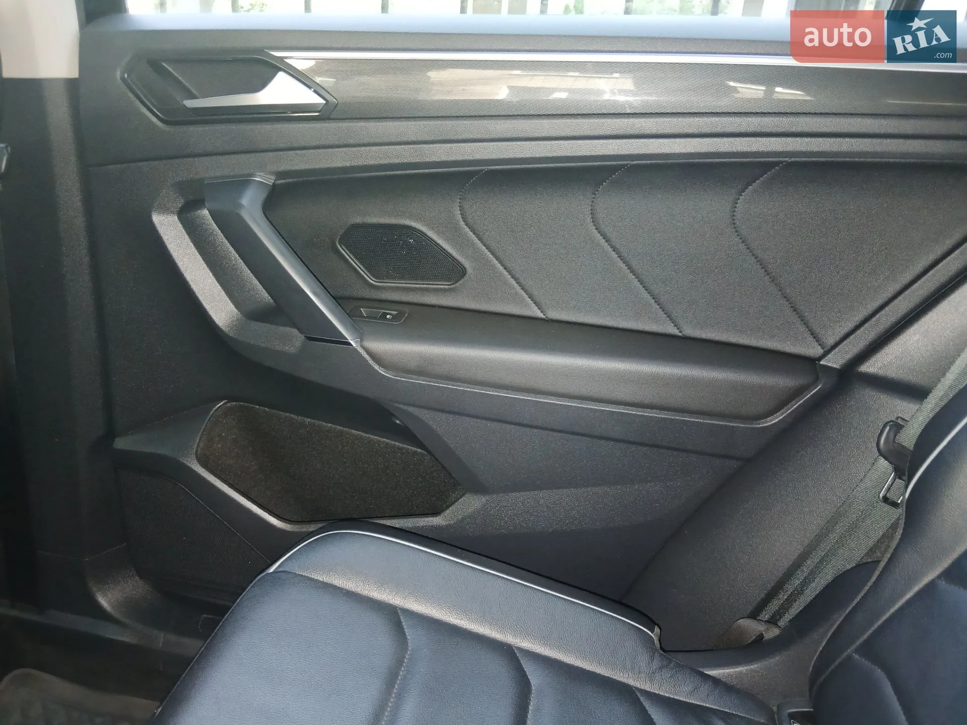 2018 Volkswagen Tiguan - мініатюра 28
