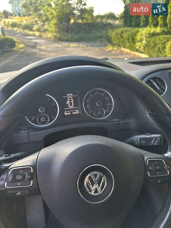 Внедорожник / Кроссовер Volkswagen Tiguan 2016 в Черновцах