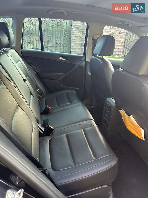 Внедорожник / Кроссовер Volkswagen Tiguan 2016 в Черновцах