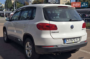 Внедорожник / Кроссовер Volkswagen Tiguan 2011 в 