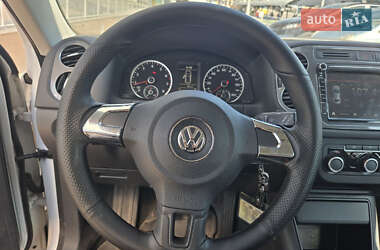 Внедорожник / Кроссовер Volkswagen Tiguan 2011 в 