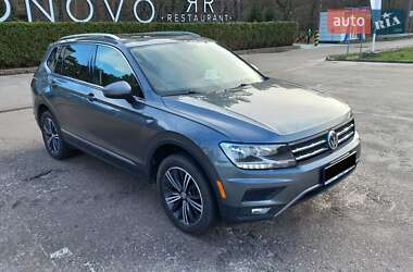 Внедорожник / Кроссовер Volkswagen Tiguan 2017 в Киеве