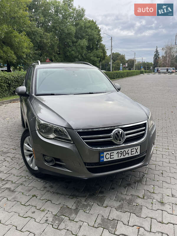 Внедорожник / Кроссовер Volkswagen Tiguan 2010 в Черновцах