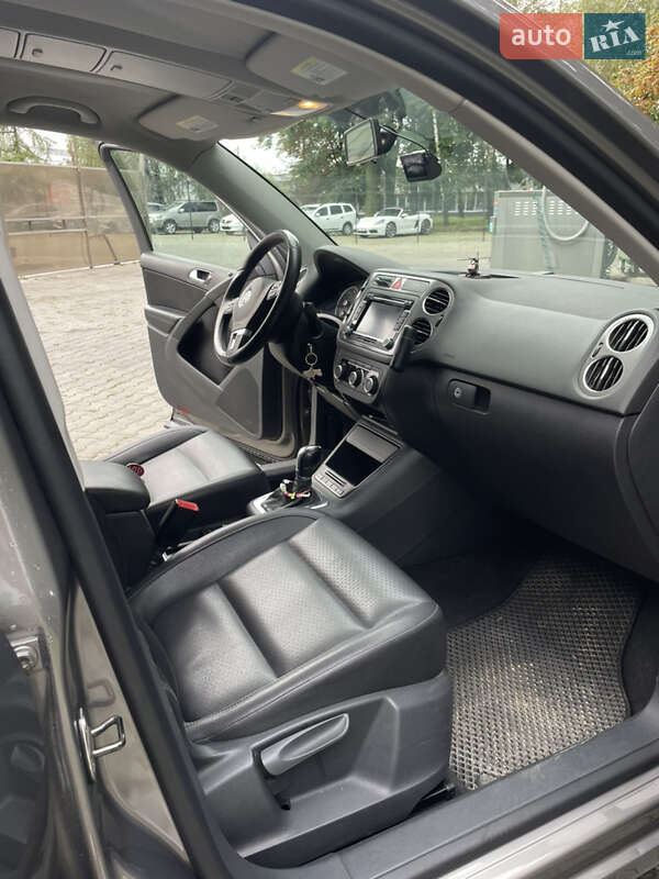 Внедорожник / Кроссовер Volkswagen Tiguan 2010 в Черновцах