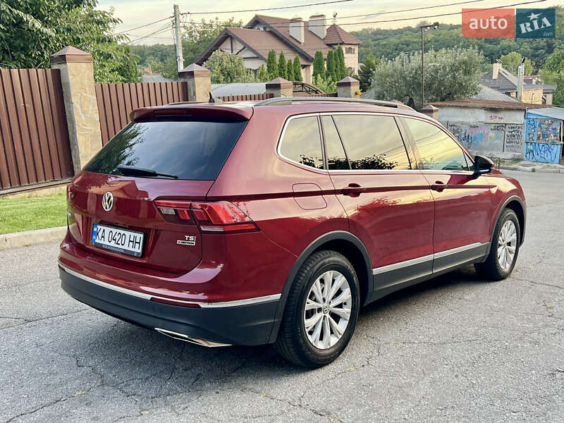 Позашляховик / Кросовер Volkswagen Tiguan 2017 в Києві