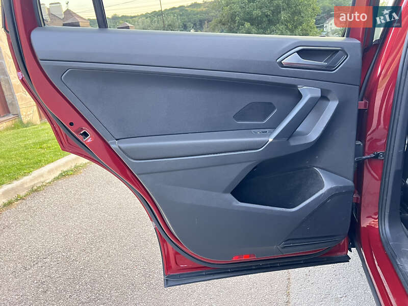 Позашляховик / Кросовер Volkswagen Tiguan 2017 в Києві