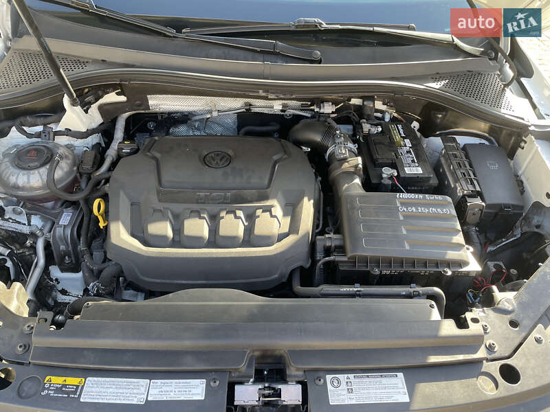 Внедорожник / Кроссовер Volkswagen Tiguan 2018 в Черновцах