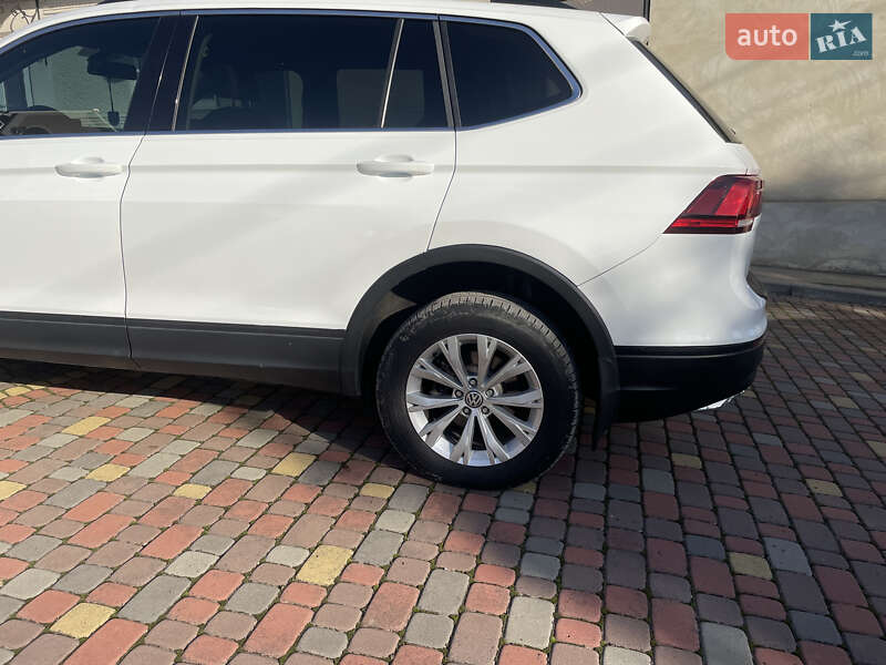 Внедорожник / Кроссовер Volkswagen Tiguan 2018 в Черновцах