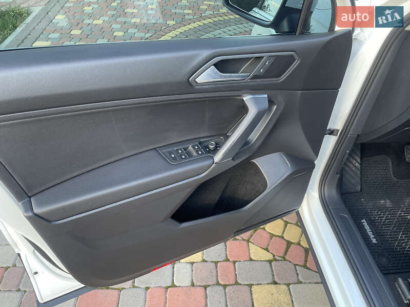 Внедорожник / Кроссовер Volkswagen Tiguan 2018 в Черновцах