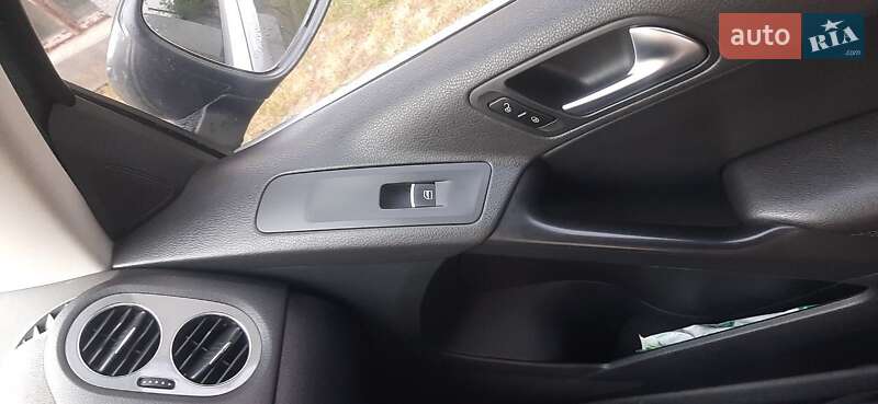 Внедорожник / Кроссовер Volkswagen Tiguan 2011 в Львове
