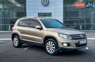 Внедорожник / Кроссовер Volkswagen Tiguan 2011 в Днепре