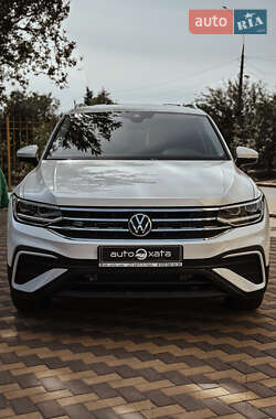 Внедорожник / Кроссовер Volkswagen Tiguan 2023 в Николаеве