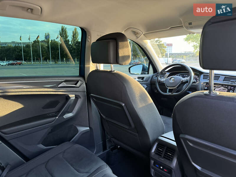 Внедорожник / Кроссовер Volkswagen Tiguan 2017 в Луцке