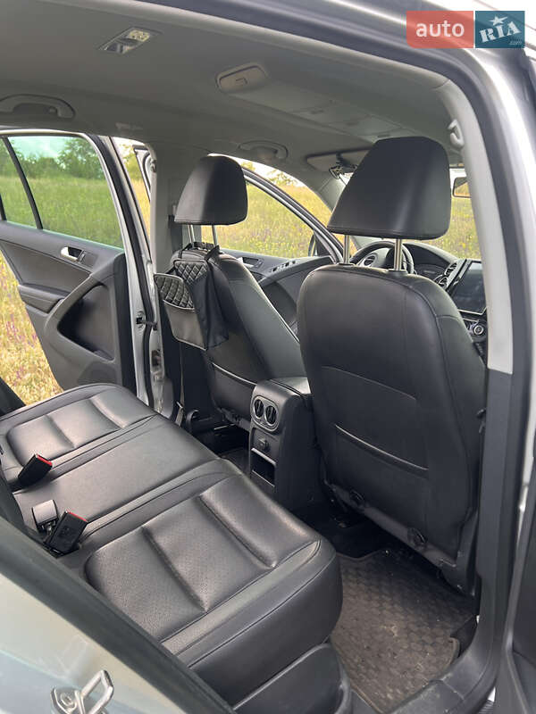 Внедорожник / Кроссовер Volkswagen Tiguan 2012 в Днепре