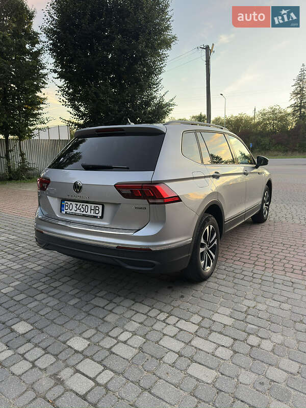 Внедорожник / Кроссовер Volkswagen Tiguan 2023 в Тернополе