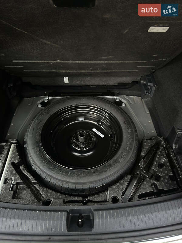 Внедорожник / Кроссовер Volkswagen Tiguan 2023 в Тернополе